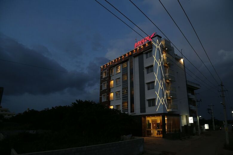 Breeze Suites Transit Hotel