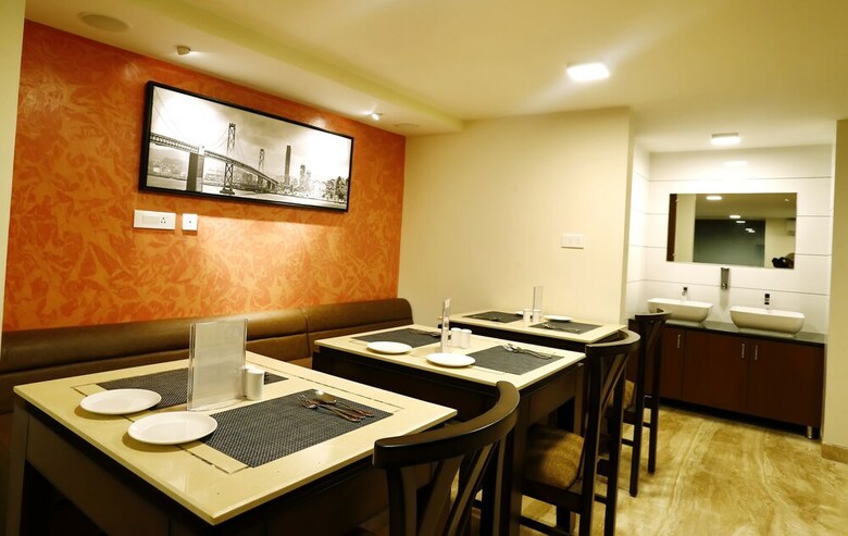 Breeze Suites Transit Hotel