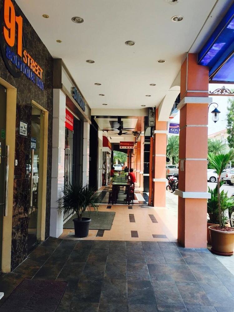 Hotel 91 Street Boutique Inn