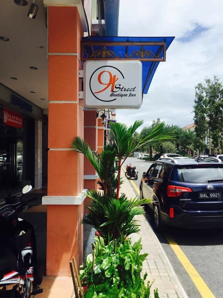 Hotel 91 Street Boutique Inn
