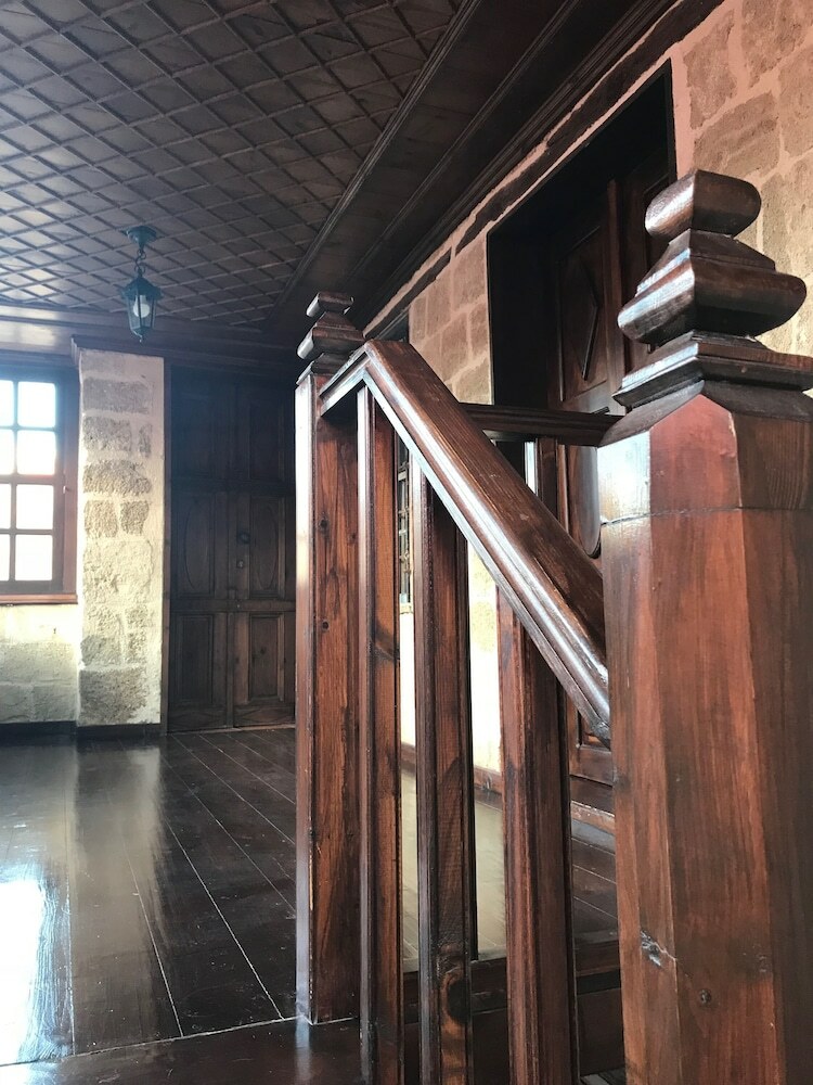 Saint Artemios Hotel And Oriental Suites