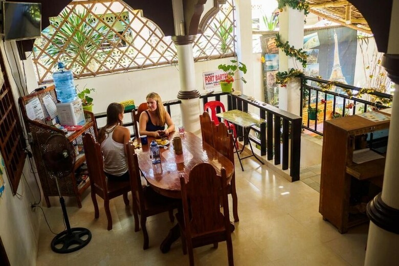 Aleston Secret Hotel