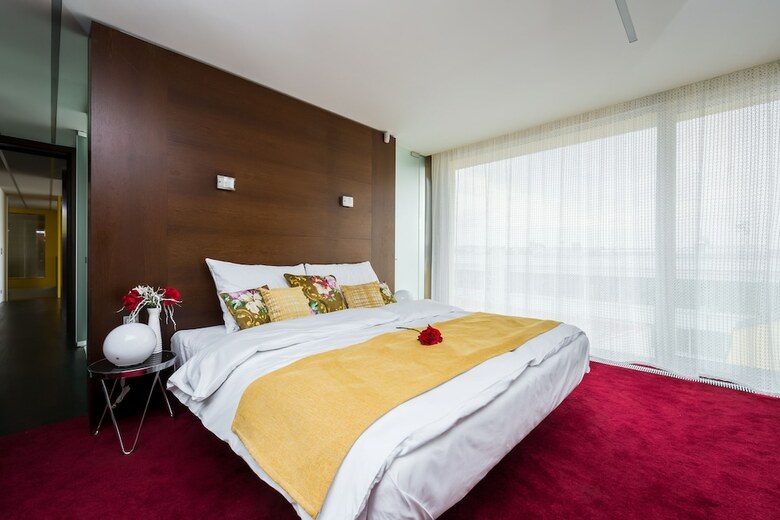Empirent Grand Central Apartments