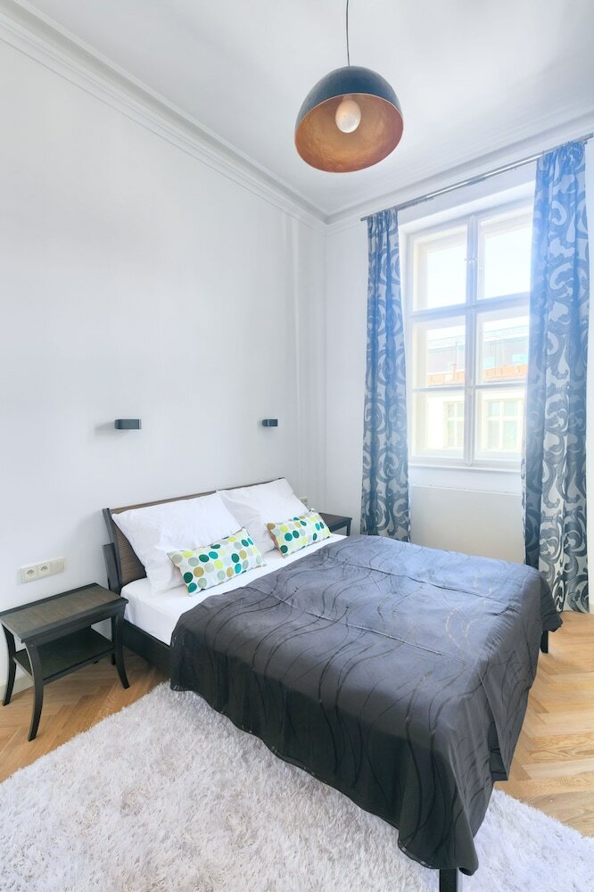 Empirent Grand Central Apartments