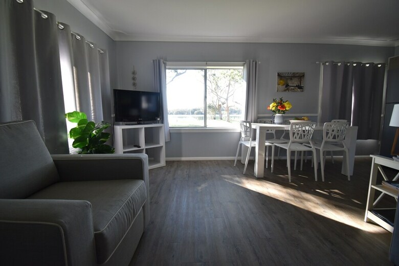 Cabana Laguna Lodge Holiday Units