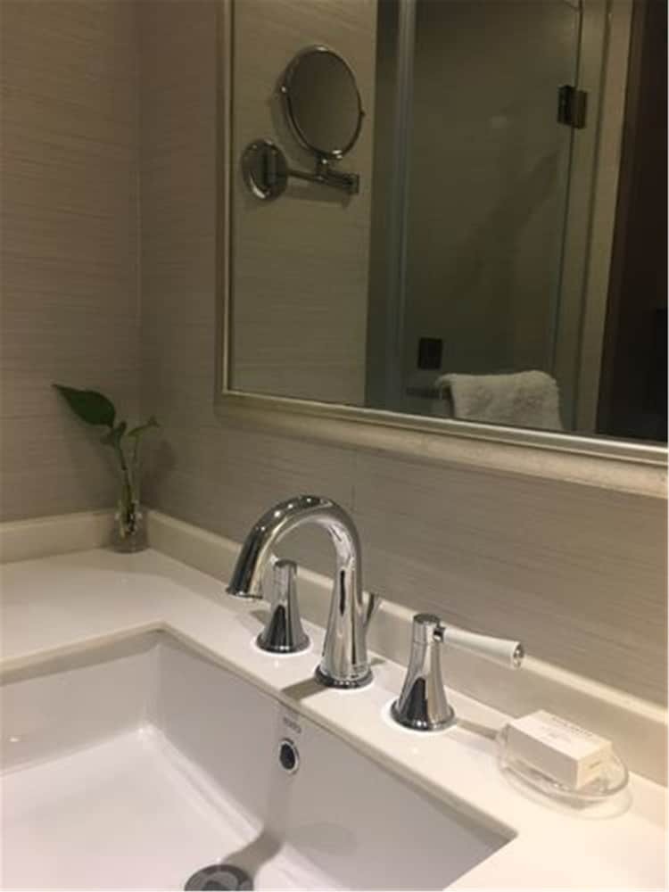 Hotel Golden Tulip Bund New Asia
