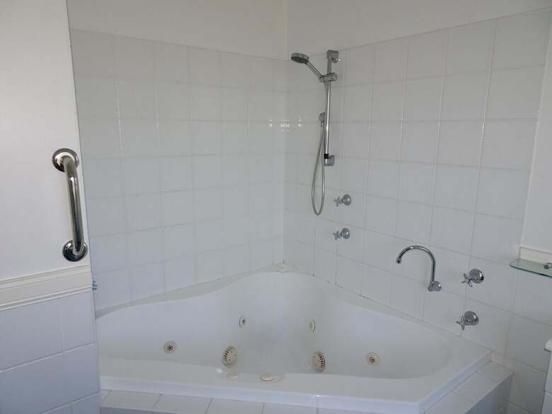 Sea Views At Aqualuna - 3 Bed Apartment