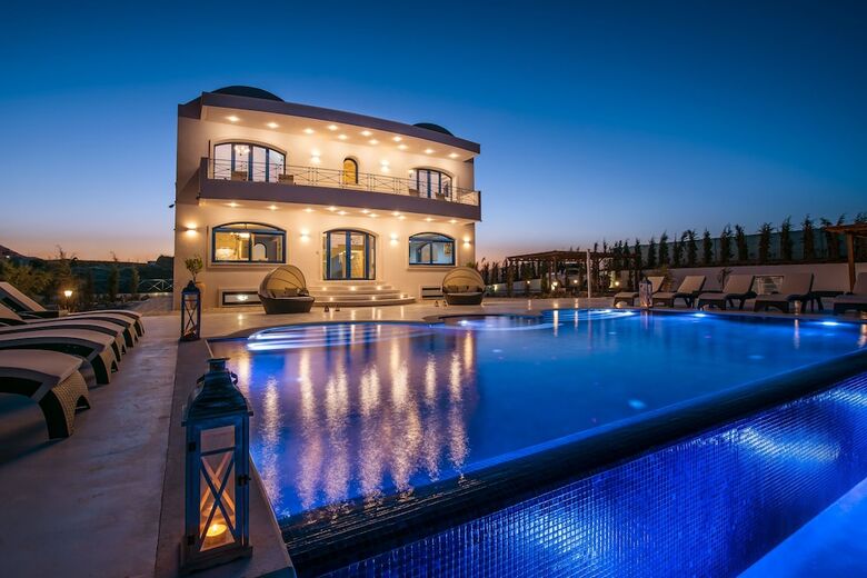 Villa Santorini, Wine Dark Sea Villas