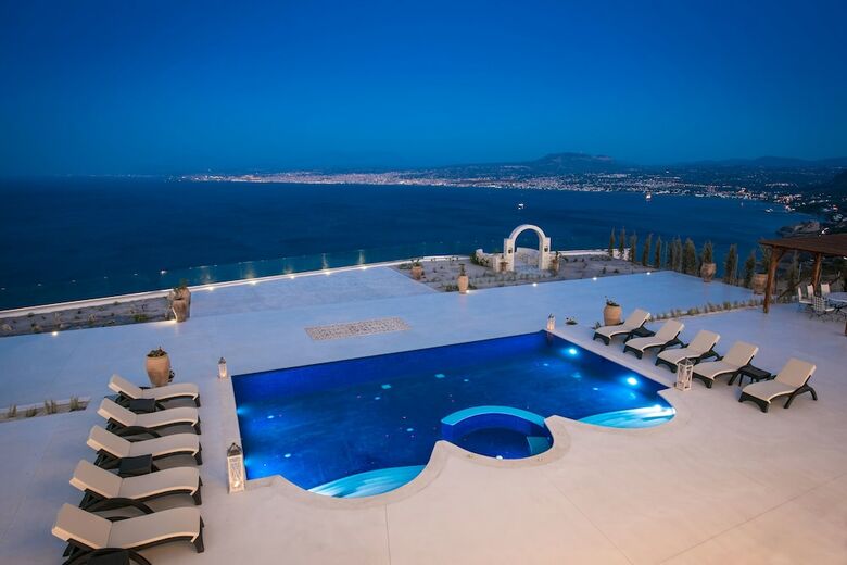 Villa Santorini, Wine Dark Sea Villas
