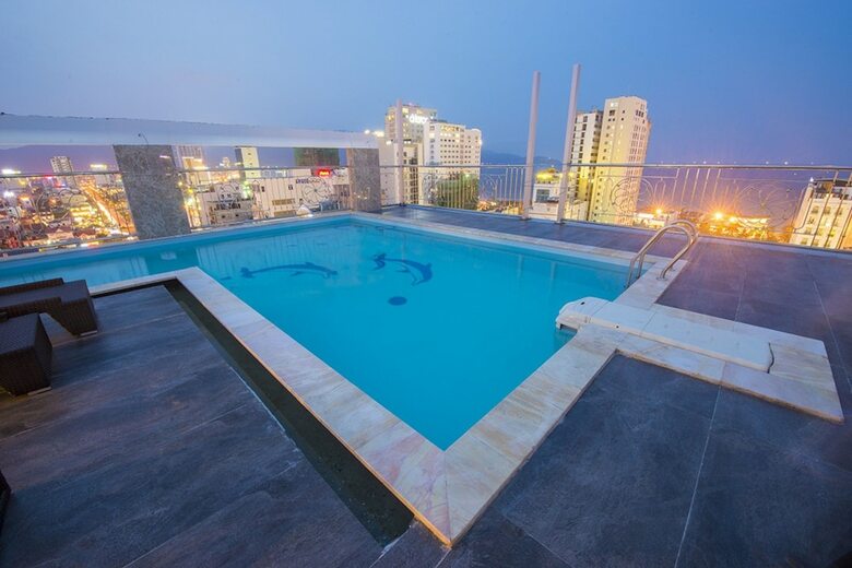 Crystal Hotel