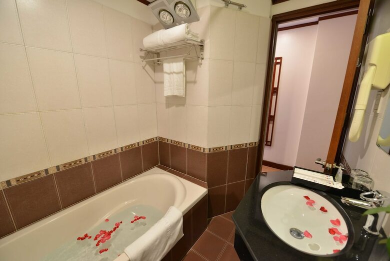 Blue Ha Noi Inn Legend Hotel
