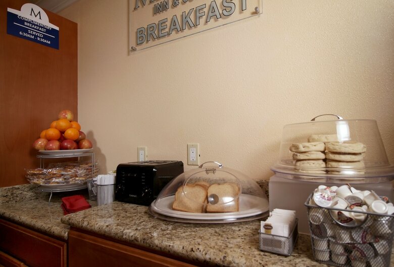 Hotel Mirage Inn And Suites