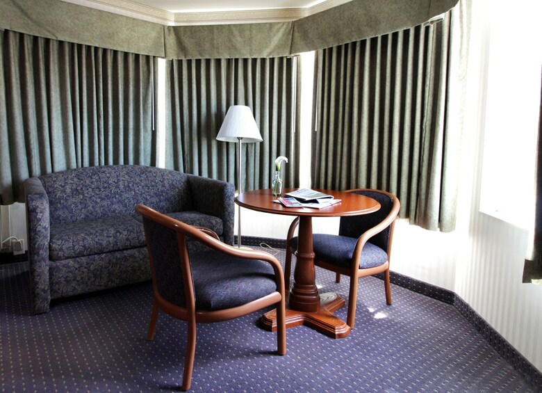 Hotel Mirage Inn And Suites