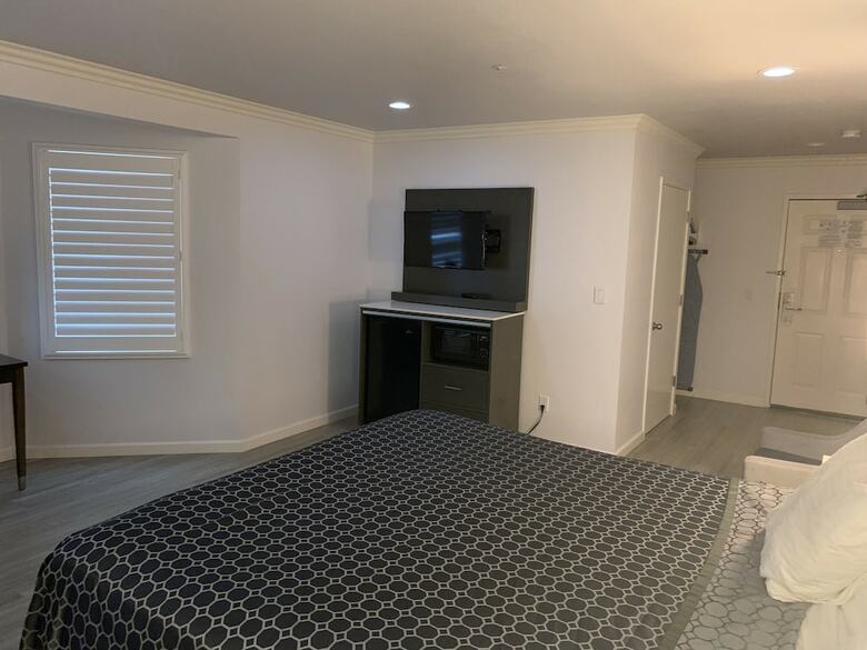 Hotel Mirage Inn And Suites