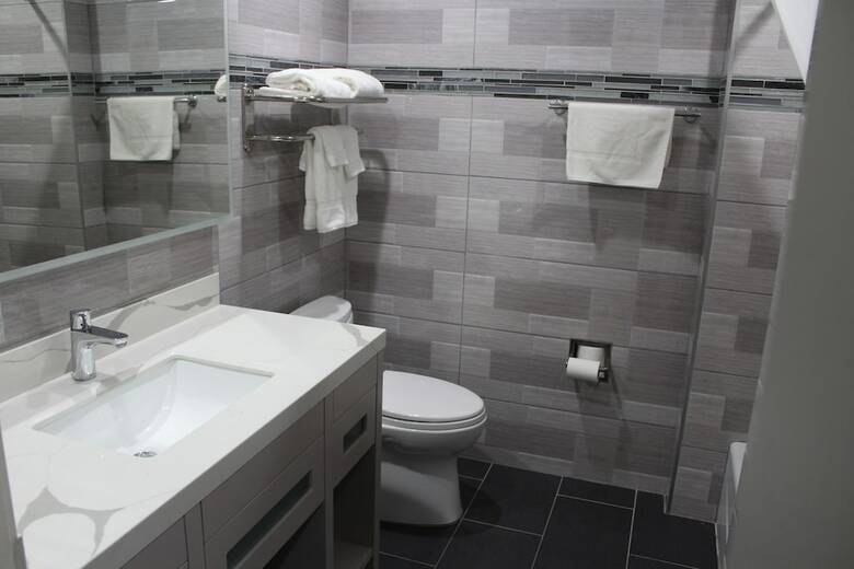 Hotel Mirage Inn And Suites