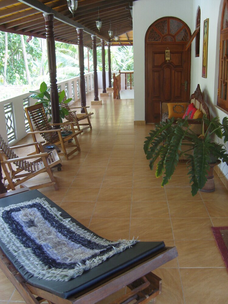 Hotel Sankarest Villa
