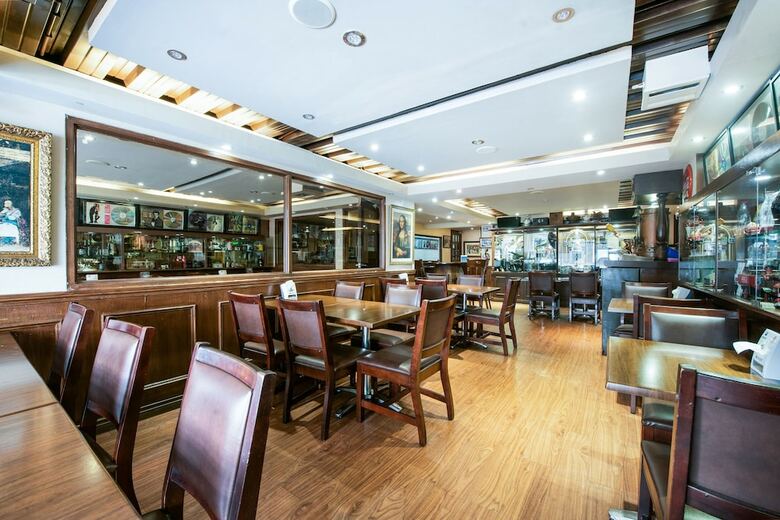 Hotel Oyo 419 La Scala Residences