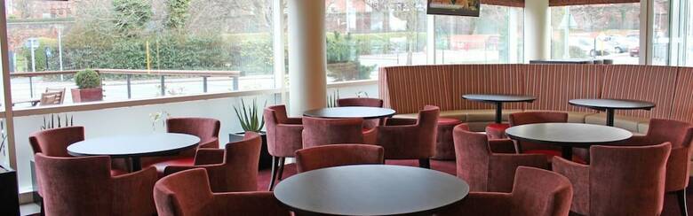 Hotel Holiday Inn Express Chester Racecourse(.)