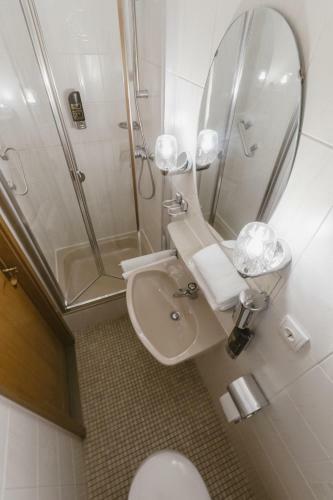 Hostal Gasthof H�henrain