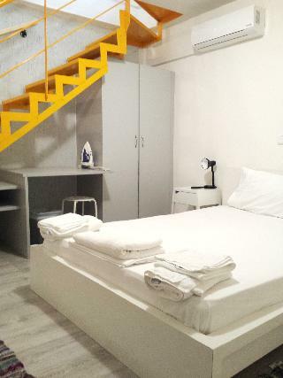 Elvita Apartments