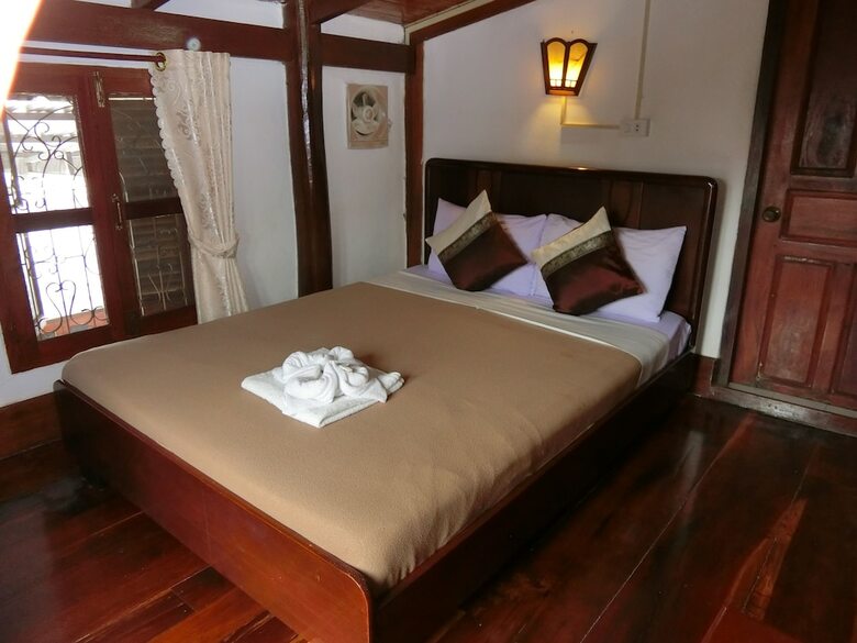 Hotel Rattana Guesthouse
