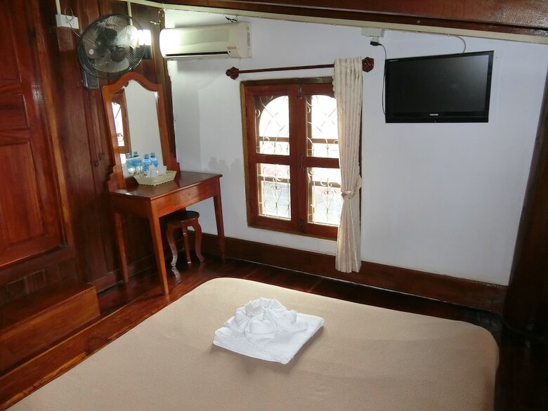 Hotel Rattana Guesthouse