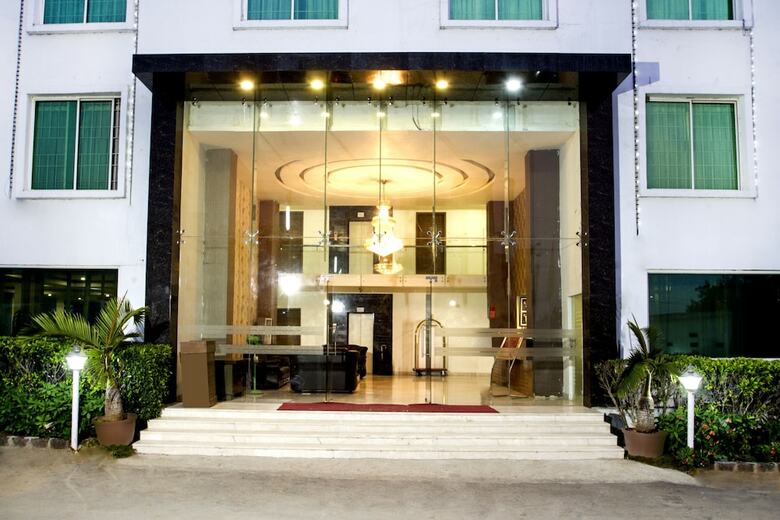 Hotel Rainbow International Shamshabad