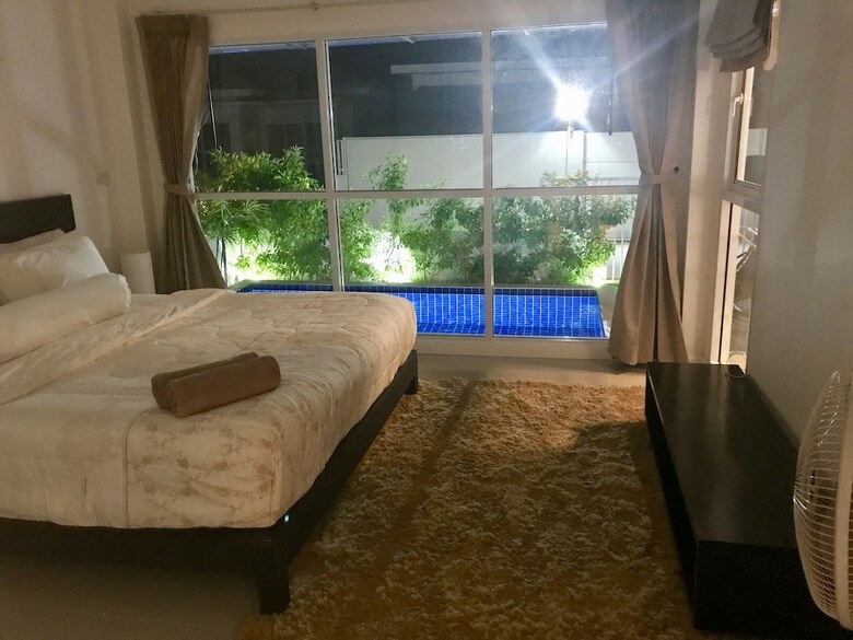 2 Bedroom Pool Villa Walk To Beach
