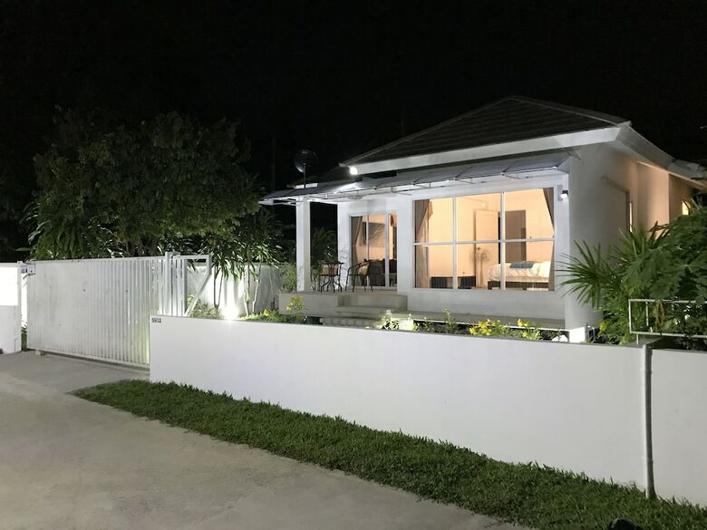 2 Bedroom Pool Villa Walk To Beach