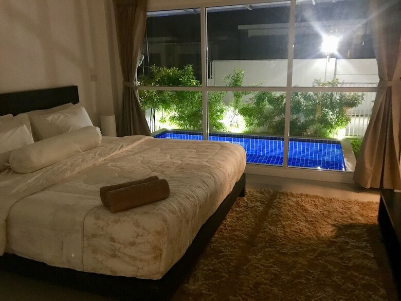2 Bedroom Pool Villa Walk To Beach