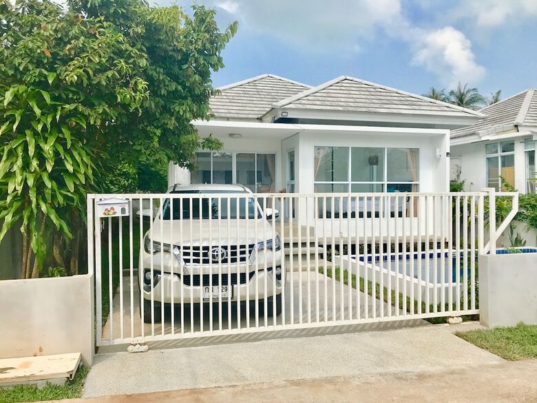 2 Bedroom Pool Villa Walk To Beach