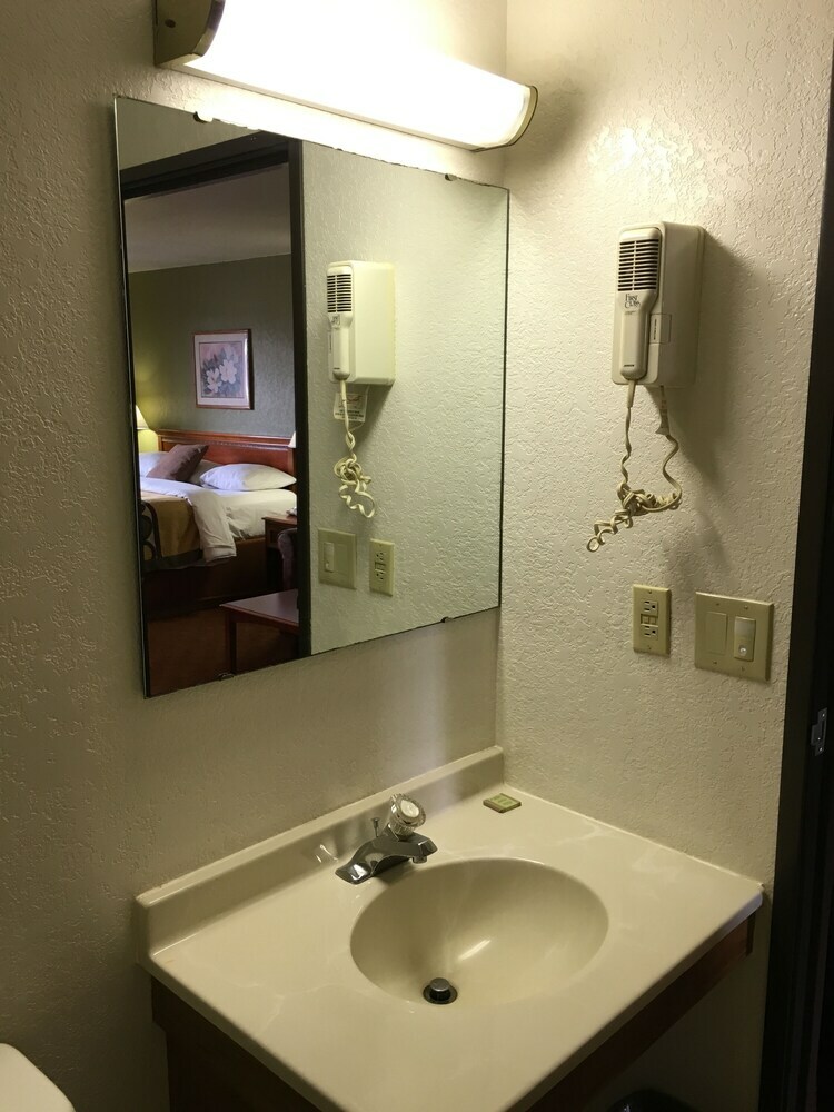 Motel Super 8 By Wyndham Howe