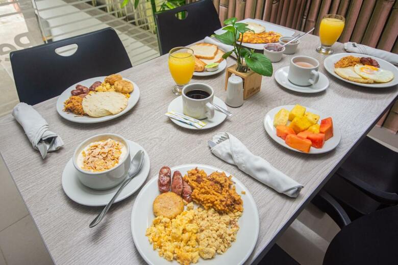 Hotel Laureles Plaza