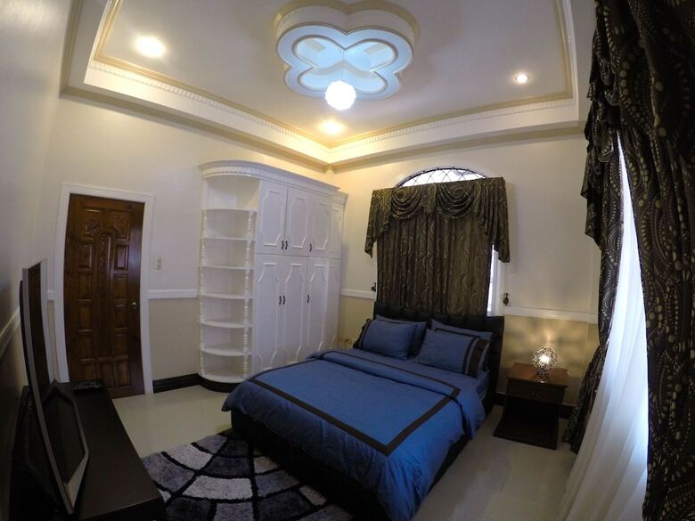 Bed & Breakfast The Executive Villa Inn & Suites