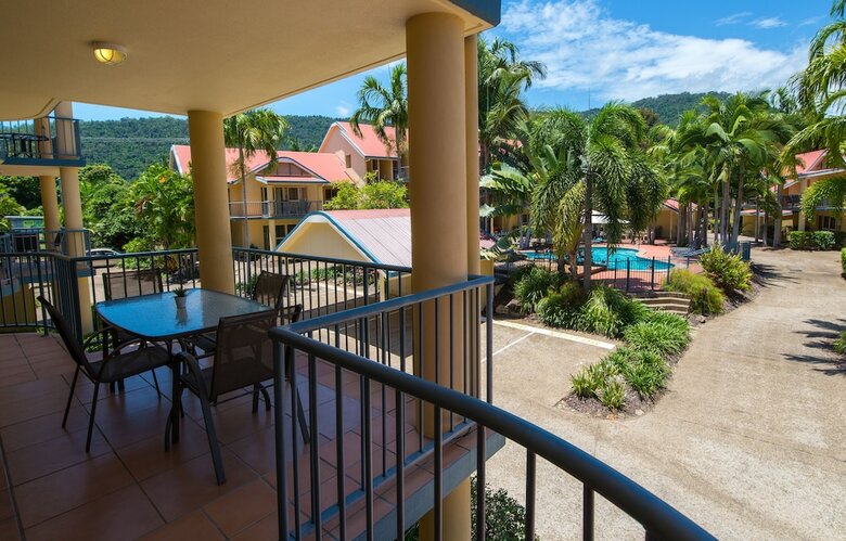 Apartamentos Beach Court