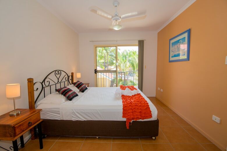Apartamentos Beach Court