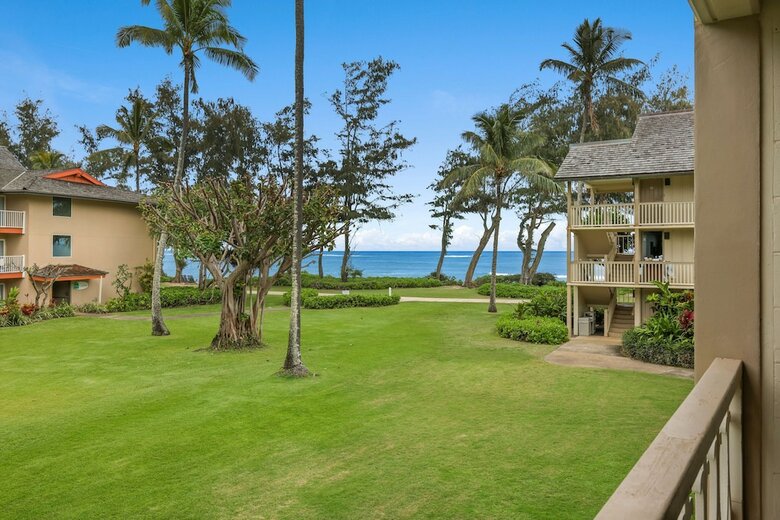 Hotel Aston Islander On The Beach