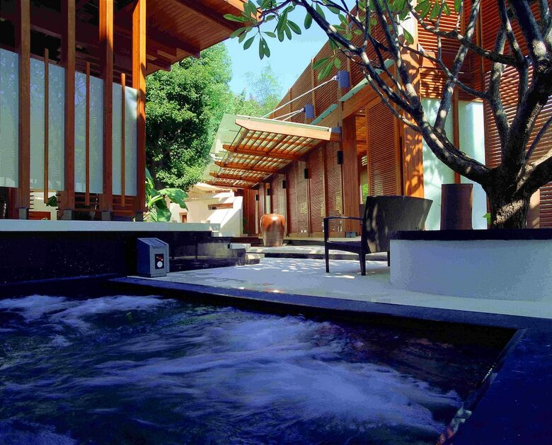 Hotel Villa 32 (Guests Must Be 16 And Older)