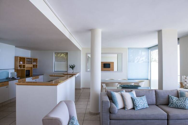 Villa Bay Reflections - Luxury Serviced Apartments