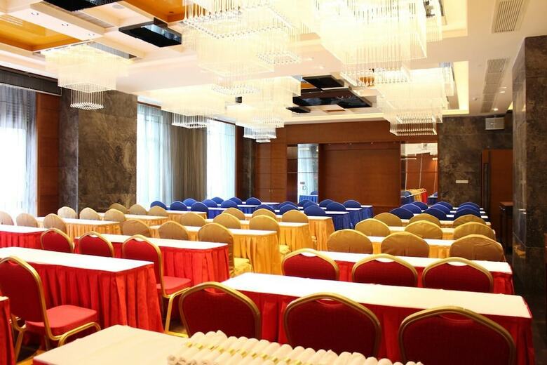 Leeden Jingxi Hotel