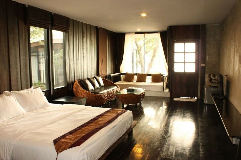 Hotel Suan Muang Porn