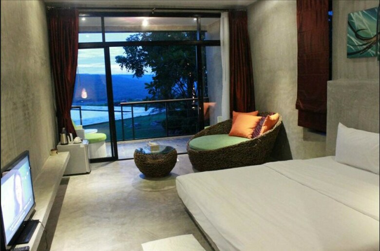 Hotel Suan Muang Porn