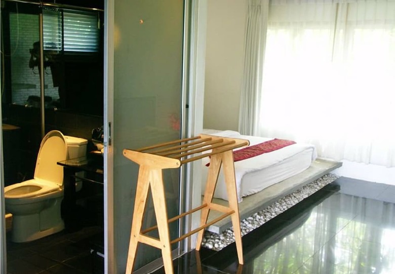 Hotel Suan Muang Porn
