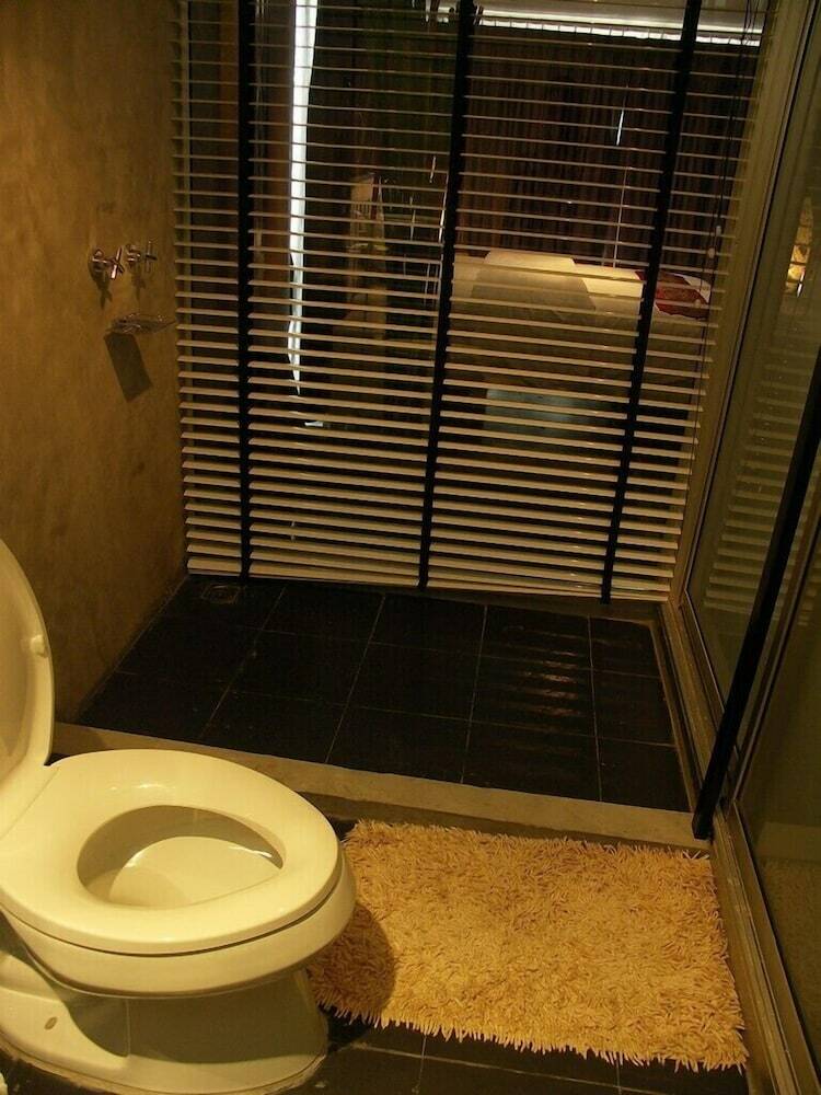 Hotel Suan Muang Porn