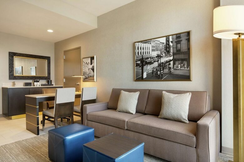 Hotel Embassy Suites By Hilton Syracuse Destiny Usa