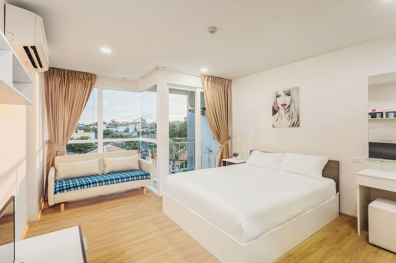 Condo In Kata In Ozone - A519