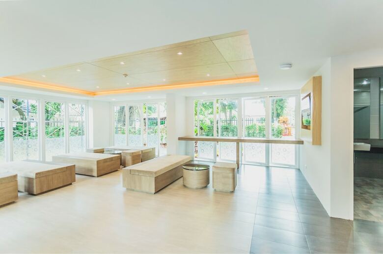 Condo In Kata In Ozone - Unit A606