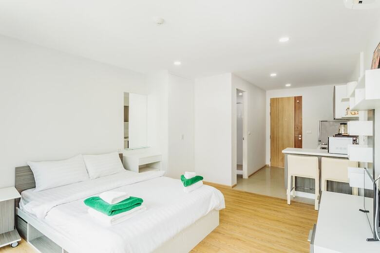 Condo In Kata In Ozone - Unit A606