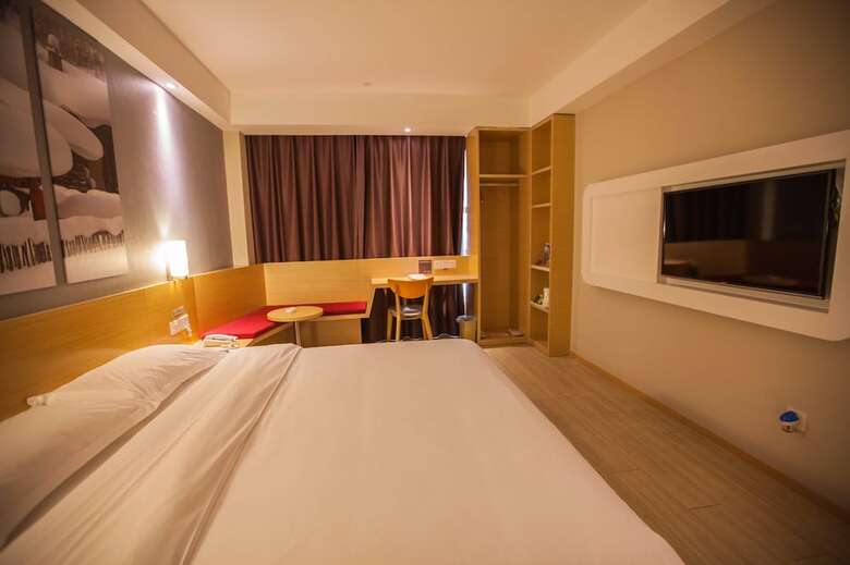 Ibis Leshan City Center Hotel