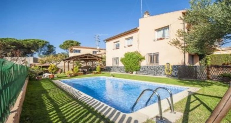 Villa In Tordera 104023 By Mo Rentals